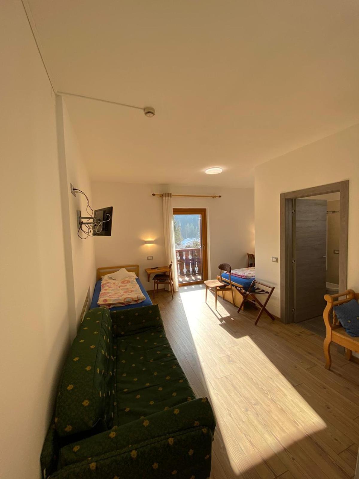 Hotel Camoscio Rocca Pietore Exterior photo